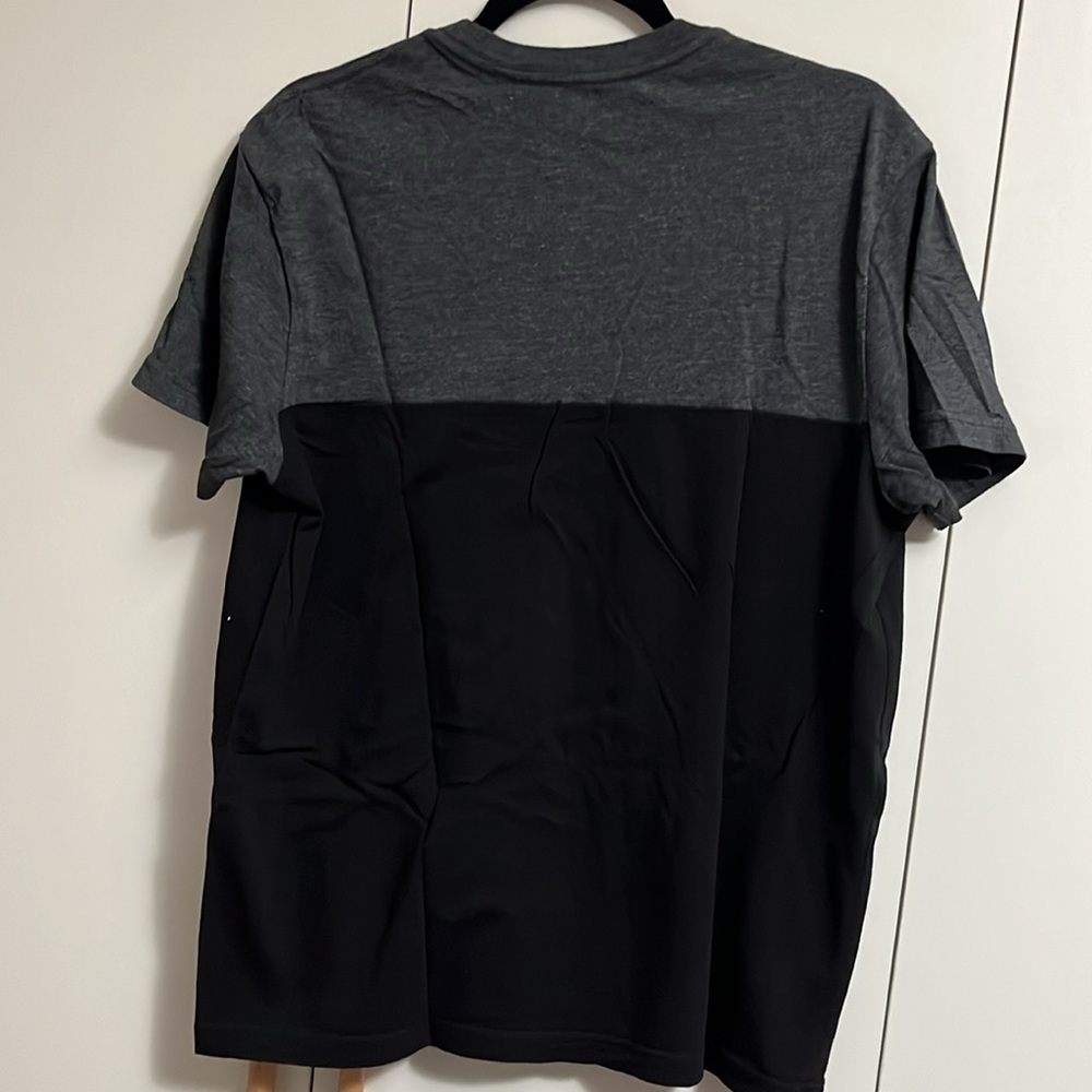 Guess tee - Picture 3 of 3